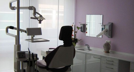 Behandlungszimmer Zahnarztpraxis Dr. Sandner